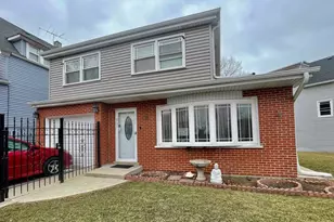 2970 W Nelson St, Chicago, IL 60618 - Photo 1