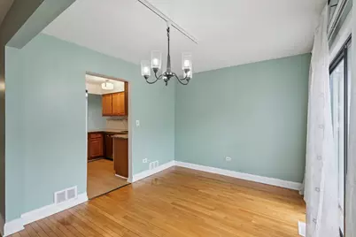 105 W Dover Drive, Mount Prospect, IL 60056 - Photo 7