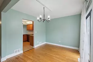 105 W Dover Dr, Mount Prospect, IL 60056 - Photo 7