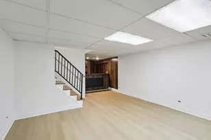 105 W Dover Dr, Mount Prospect, IL 60056 - Photo 29