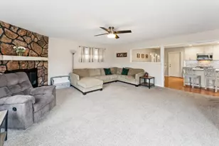 1520 Yorkshire Dr, Hanover Park, IL 60133 - Photo 17