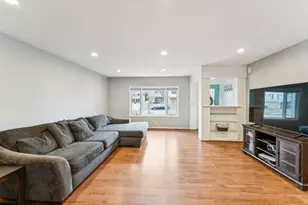 1520 Yorkshire Dr, Hanover Park, IL 60133 - Photo 7