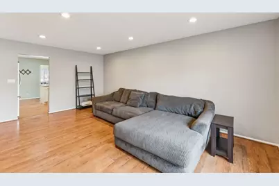 1520 Yorkshire Drive, Hanover Park, IL 60133 - Photo 5