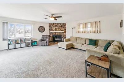 1520 Yorkshire Drive, Hanover Park, IL 60133 - Photo 15