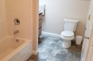 1045 Marquette St, Lasalle, IL 61301 - Photo 7