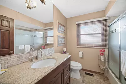 [Address not provided], Downers Grove, IL 60516 - Photo 37