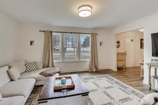 270 Pebblestone Rd, Naperville, IL 60565 - Photo 7