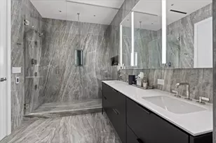 14 W Superior St, Chicago, IL 60654 - Photo 19