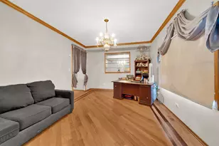 10745 Lockwood Ave, Oak Lawn, IL 60453 - Photo 9