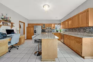 10745 Lockwood Ave, Oak Lawn, IL 60453 - Photo 7