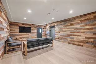 27 W Park Blvd, Villa Park, IL 60181 - Photo 9