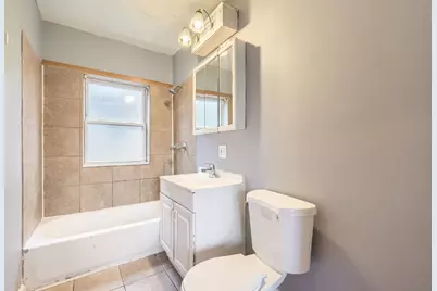 8151 S Bennett Avenue, Chicago, IL 60617 - Photo 7