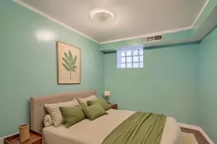 8151 S Bennett Ave, Chicago, IL 60617 - Photo 17