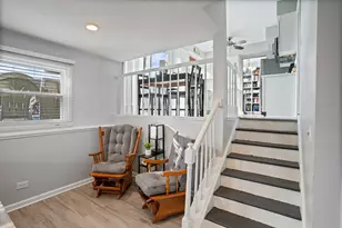 308 Skyvue Ln, Schaumburg, IL 60194 - Photo 11