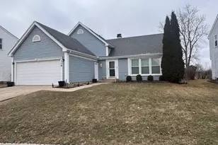 308 Skyvue Ln, Schaumburg, IL 60194 - Photo 1