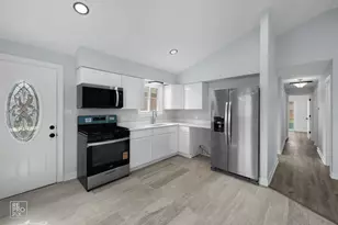 7616 S 78th Ave, Bridgeview, IL 60455 - Photo 3