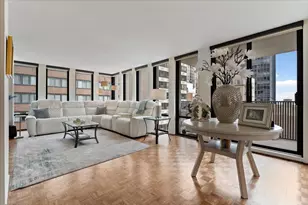 200 E Delaware Pl, Chicago, IL 60611 - Photo 9