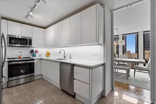 200 E Delaware Pl, Chicago, IL 60611 - Photo 15