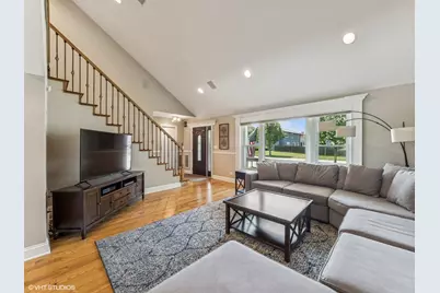 651 Garth Road, Wheeling, IL 60090 - Photo 3