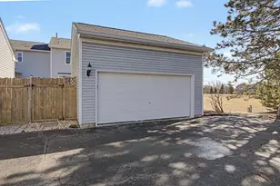 2047 Swan Ln, Batavia, IL 60510 - Photo 3