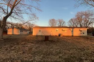 21932 Vestal Dr, Danville, IL 61834 - Photo 13