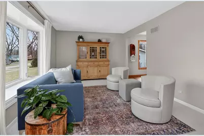 6766 Valley View Drive, Downers Grove, IL 60516 - Photo 3