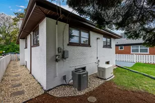 9539 Lorel Ave, Skokie, IL 60077 - Photo 27