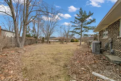 1040 E Grissom Drive, Palatine, IL 60074 - Photo 33