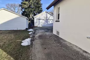 24 S Huffman St, Naperville, IL 60540 - Photo 15