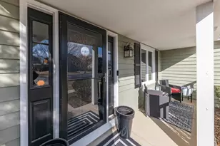 2347 Wilmington Ct, Naperville, IL 60565 - Photo 3