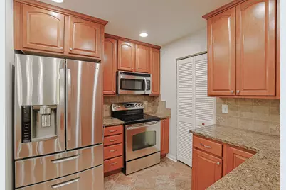 768 N Gary Avenue #103, Carol Stream, IL 60188 - Photo 3