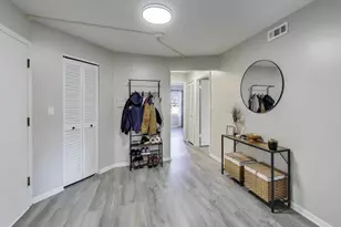 475 Shenstone Rd, Riverside, IL 60546 - Photo 3