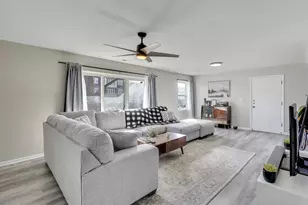 475 Shenstone Rd, Riverside, IL 60546 - Photo 3