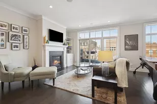 2341 W Roscoe St, Chicago, IL 60618 - Photo 3