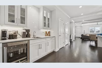 2341 W Roscoe Street #3W, Chicago, IL 60618 - Photo 9