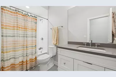 2341 W Roscoe Street #3W, Chicago, IL 60618 - Photo 33