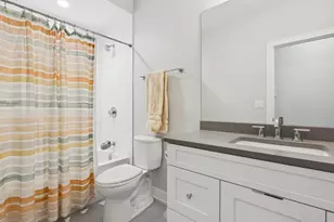 2341 W Roscoe St, Chicago, IL 60618 - Photo 33