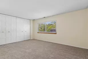 925 Spring Hill Dr, Northbrook, IL 60062 - Photo 13