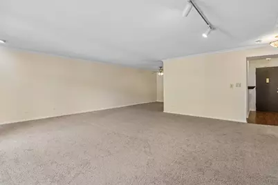 925 Spring Hill Drive #102, Northbrook, IL 60062 - Photo 5
