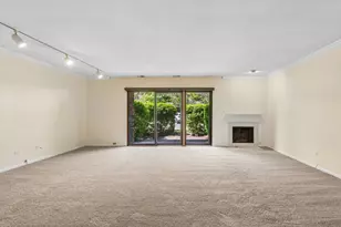 925 Spring Hill Dr, Northbrook, IL 60062 - Photo 7