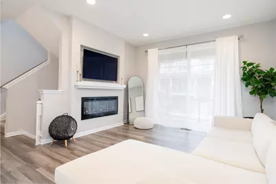 40 Woodmoor Court, Lombard, IL 60148 - Photo 9