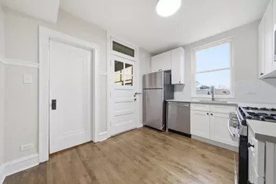 6938 N Campbell Avenue #1, Chicago, IL 60645 - Photo 3