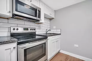 315 W Kimbell Ave, Elmhurst, IL 60126 - Photo 3