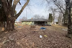 734 Watson Dr, Genoa, IL 60135 - Photo 5