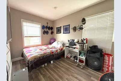 1216 N Lakeshore Drive, Round Lake Beach, IL 60073 - Photo 9