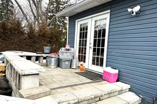 1216 N Lake Shore Dr, Round Lake Beach, IL 60073 - Photo 15