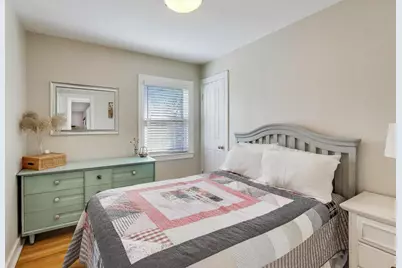 4222 N Claremont Avenue, Chicago, IL 60618 - Photo 13