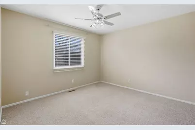 409 Kensington Drive, McHenry, IL 60050 - Photo 15