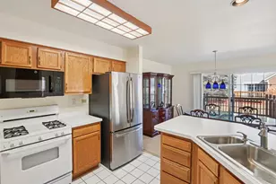 76 Ione Dr, South Elgin, IL 60177 - Photo 11