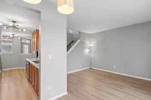 2912 White Thorn Cir, Naperville, IL 60564 - Photo 9